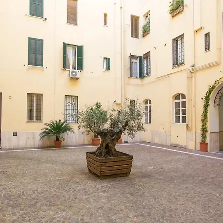La Romantica Al Colosseo Apartment Rome